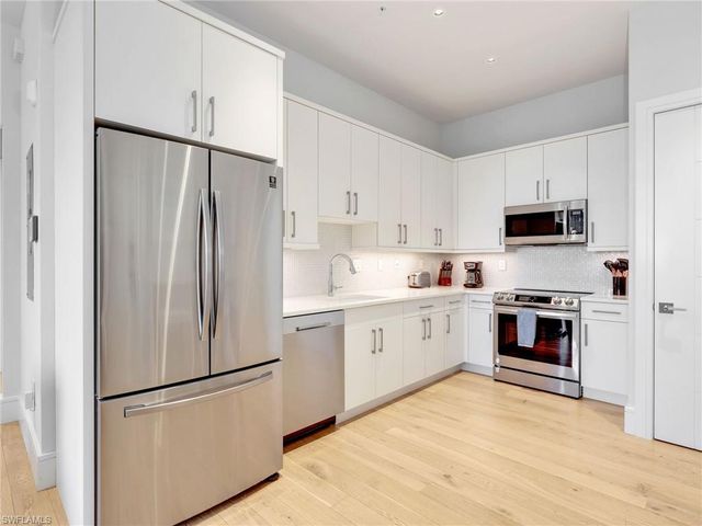 101 8th ST S # 201, Naples, FL 34102