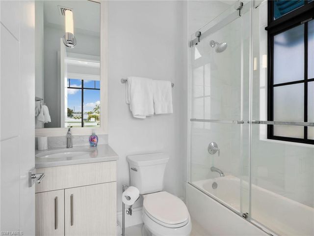 101 8th ST S # 201, Naples, FL 34102