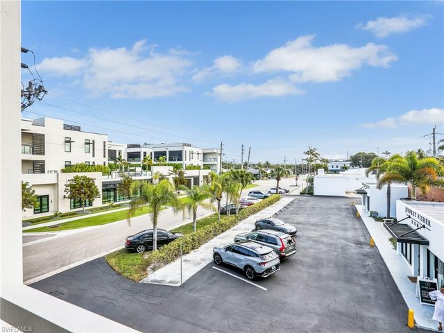 101 8th ST S # 201, Naples, FL 34102