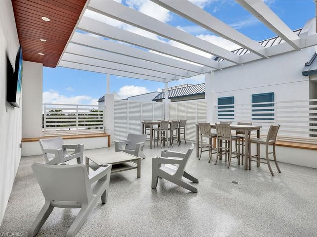 101 8th ST S # 201, Naples, FL 34102