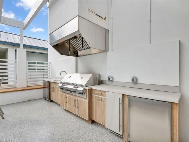 101 8th ST S # 201, Naples, FL 34102