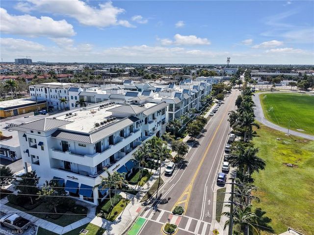 101 8th ST S # 201, Naples, FL 34102