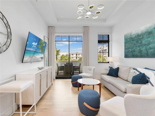 101 8th ST S # 201, Naples, FL 34102