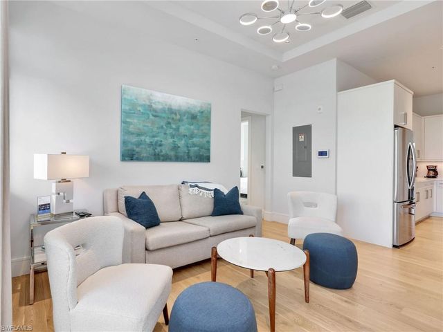 101 8th ST S # 201, Naples, FL 34102