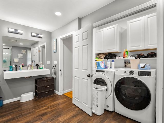 107 7th Ave, Lowell, MA 01854