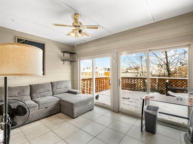 107 7th Ave, Lowell, MA 01854