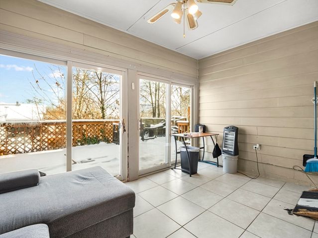 107 7th Ave, Lowell, MA 01854