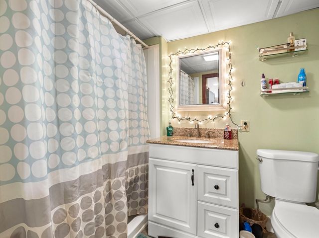 107 7th Ave, Lowell, MA 01854