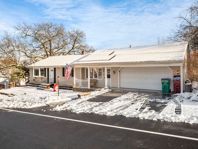 107 7th Ave, Lowell, MA 01854