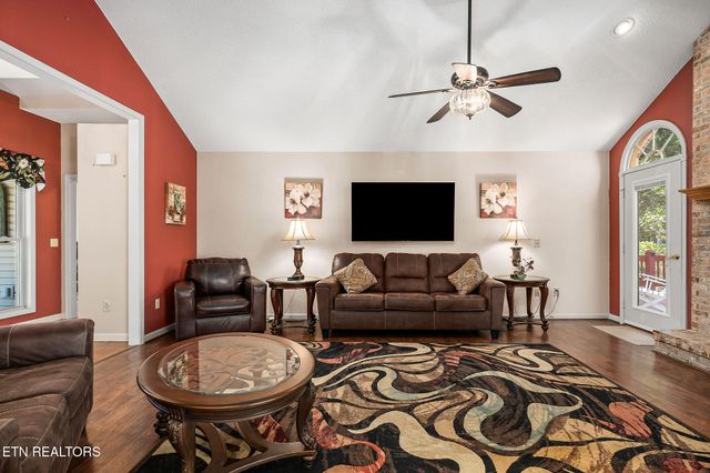 202 Lakeview Drive, Crossville, TN 38558