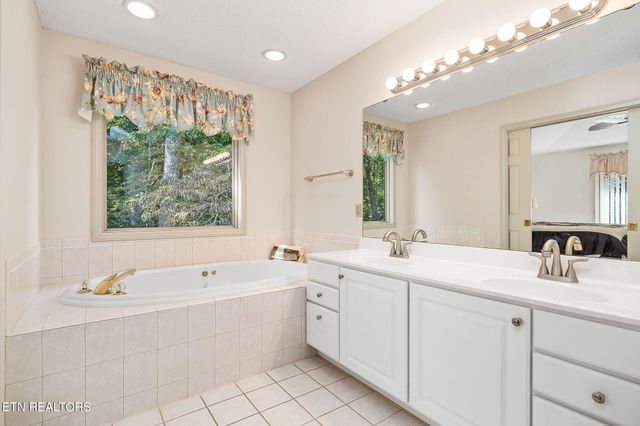 202 Lakeview Drive, Crossville, TN 38558