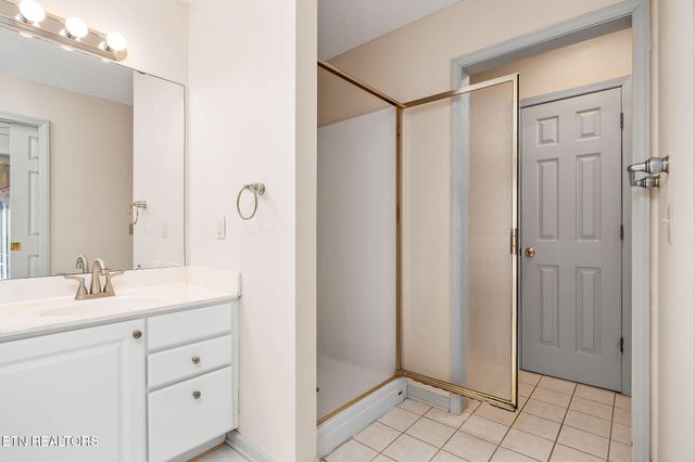 202 Lakeview Drive, Crossville, TN 38558