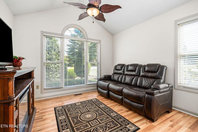 202 Lakeview Drive, Crossville, TN 38558