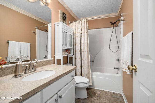 202 Lakeview Drive, Crossville, TN 38558