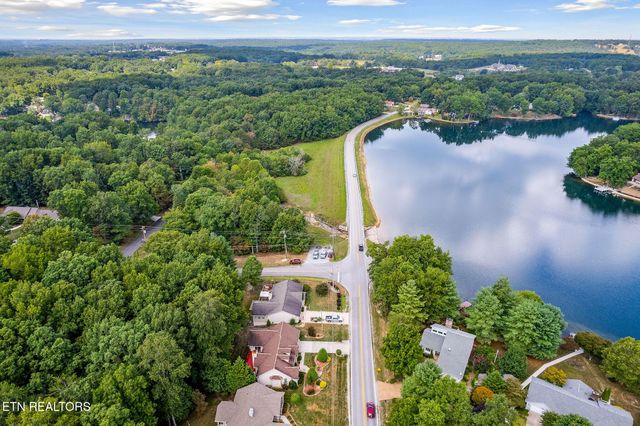 202 Lakeview Drive, Crossville, TN 38558