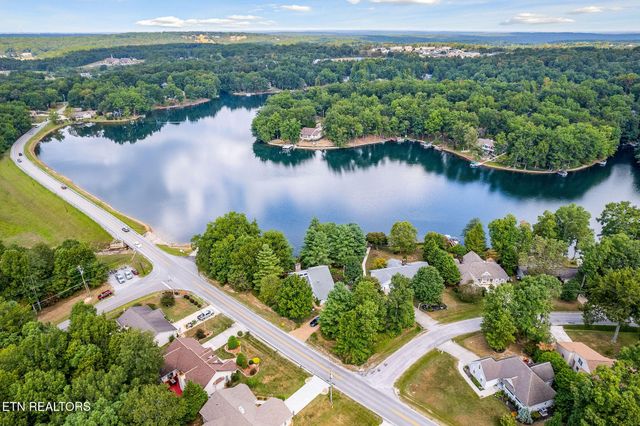 202 Lakeview Drive, Crossville, TN 38558