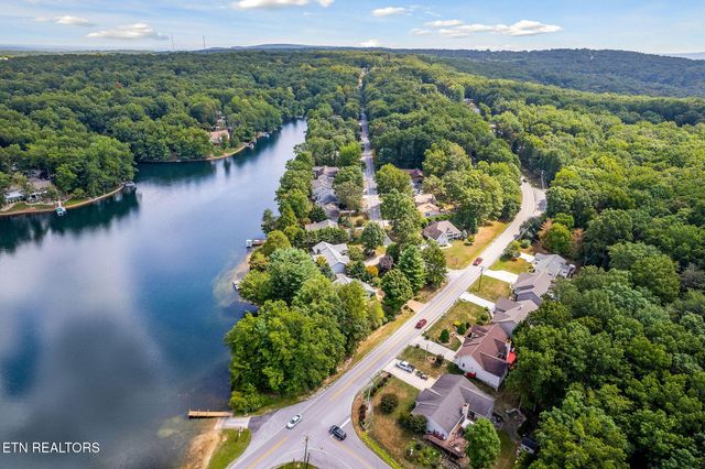 202 Lakeview Drive, Crossville, TN 38558