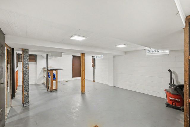 21915 Ridgeway Street, Saint Clair Shores City, MI 48080