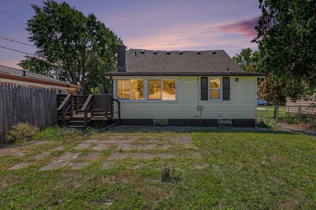 21915 Ridgeway Street, Saint Clair Shores City, MI 48080