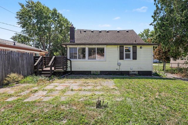 21915 Ridgeway Street, Saint Clair Shores City, MI 48080