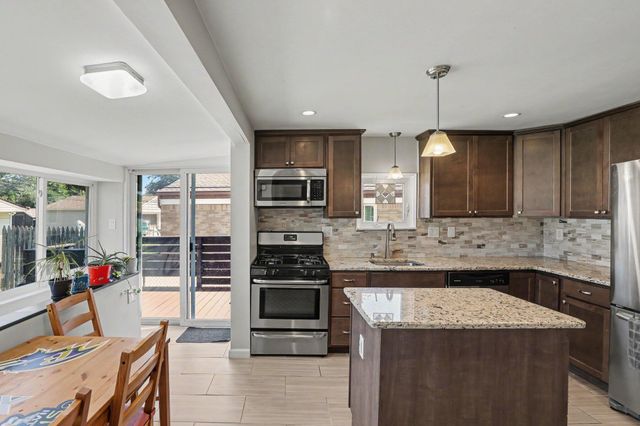 21915 Ridgeway Street, Saint Clair Shores City, MI 48080
