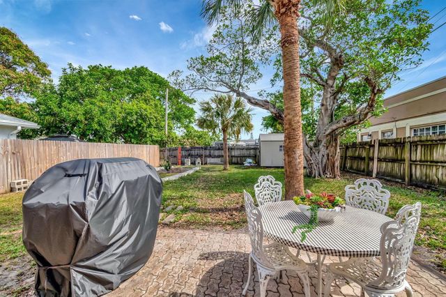 1616 S Johnson Street, Lake Worth Beach, FL 33460