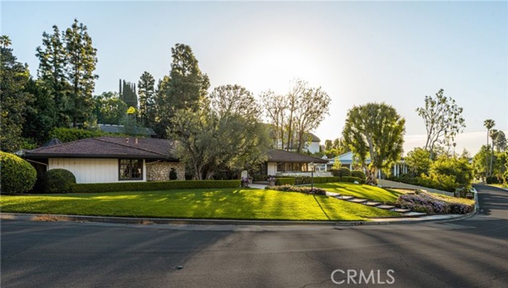 1881 Park Skyline, Tustin, CA 92705