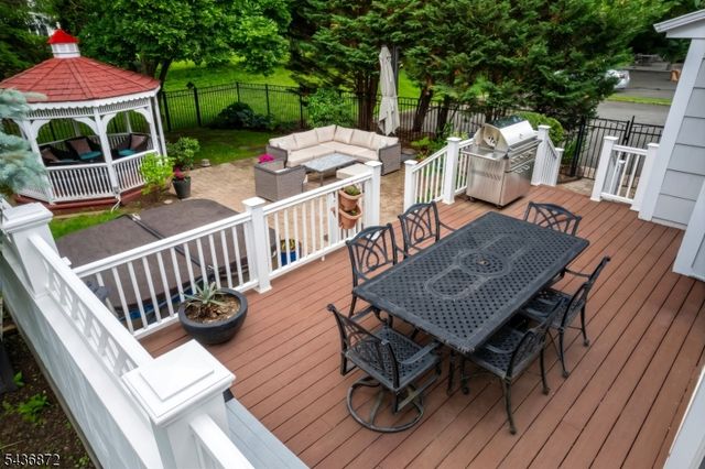 150 Noe Ave, Chatham Twp., NJ 07928