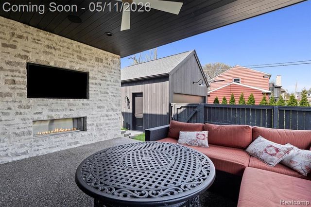 283 E Lincoln Street, Birmingham, MI 48009