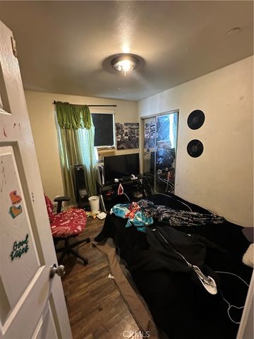 9121 Orchard, Los Angeles, CA 90044