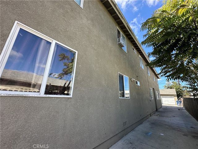 9121 Orchard, Los Angeles, CA 90044