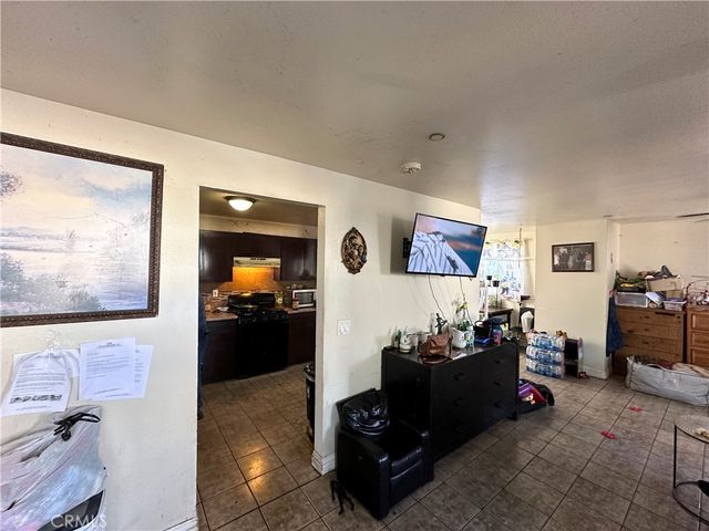 9121 Orchard, Los Angeles, CA 90044