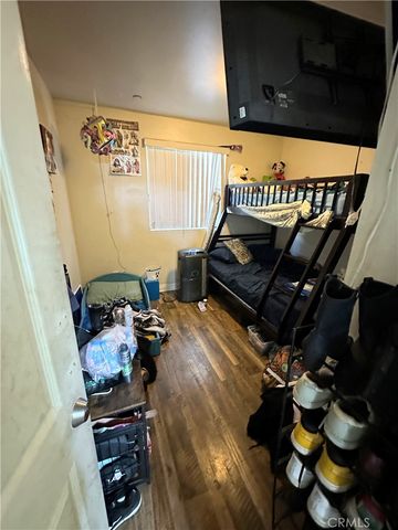 9121 Orchard, Los Angeles, CA 90044