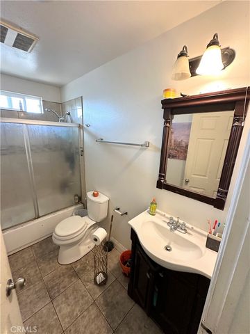 9121 Orchard, Los Angeles, CA 90044