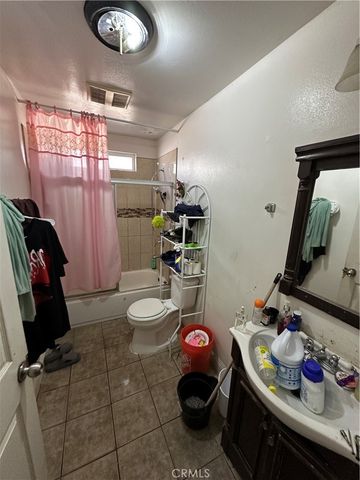 9121 Orchard, Los Angeles, CA 90044