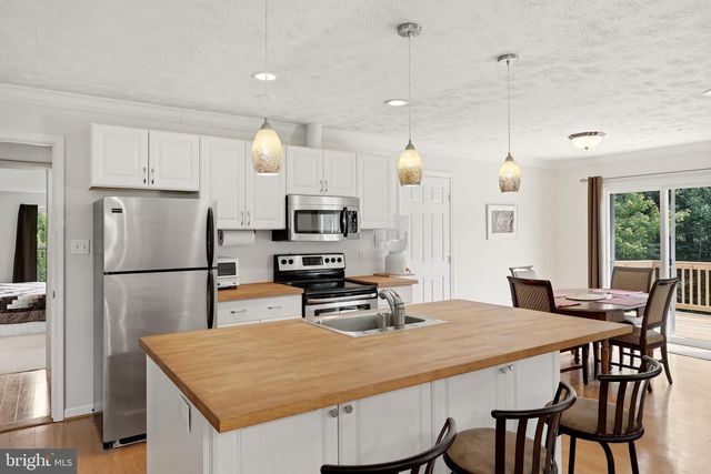 376 BLACK TWIG RD, Linden, VA 22642