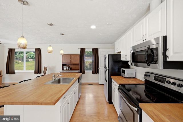 376 BLACK TWIG RD, Linden, VA 22642