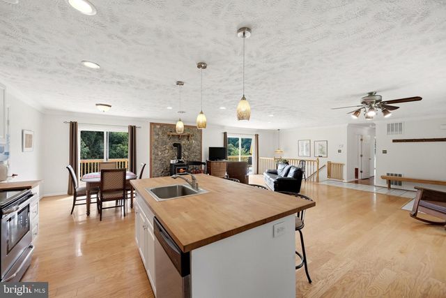 376 BLACK TWIG RD, Linden, VA 22642