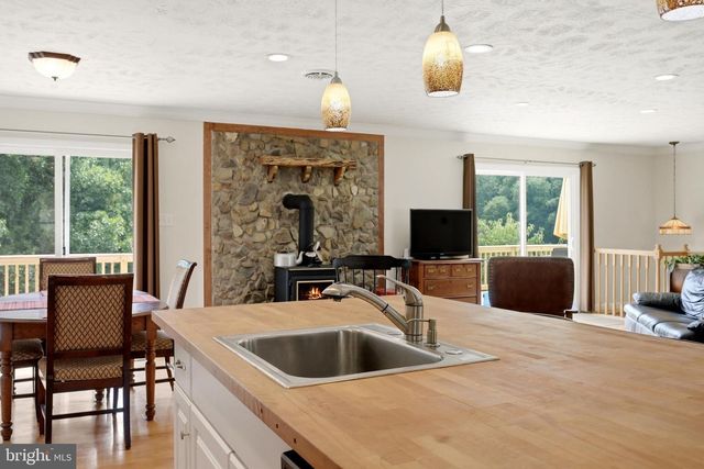 376 BLACK TWIG RD, Linden, VA 22642