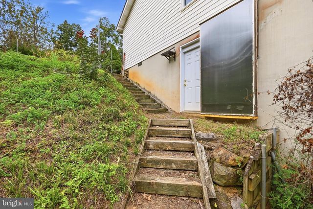 376 BLACK TWIG RD, Linden, VA 22642