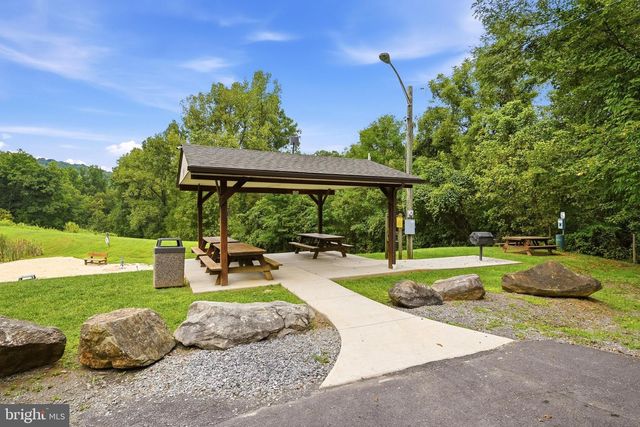 376 BLACK TWIG RD, Linden, VA 22642