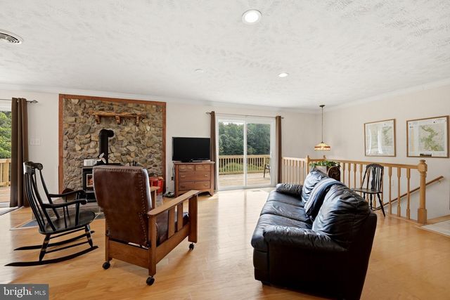 376 BLACK TWIG RD, Linden, VA 22642