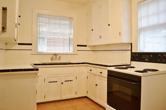 2559 DELLWOOD Avenue, Jacksonville, FL 32204