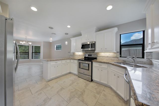 710 W Rollingwood, Pinehurst, TX 77362
