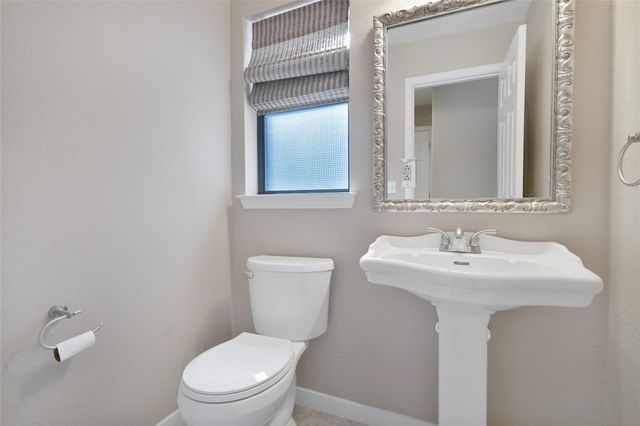 710 W Rollingwood, Pinehurst, TX 77362