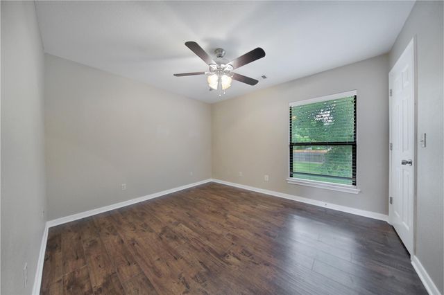 710 W Rollingwood, Pinehurst, TX 77362