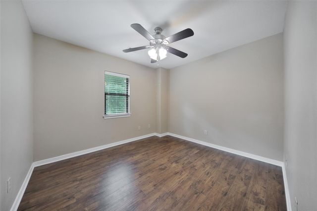 710 W Rollingwood, Pinehurst, TX 77362