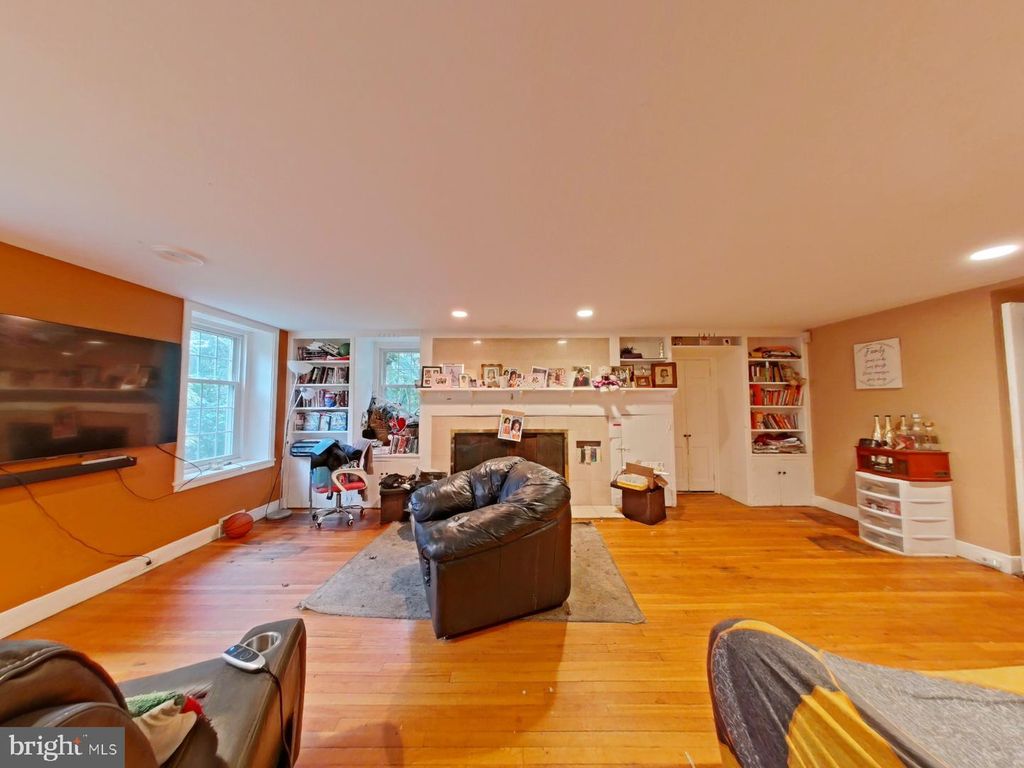 950 CHELTEN HILLS DR, WYNCOTE, PA 19095 — photo 2