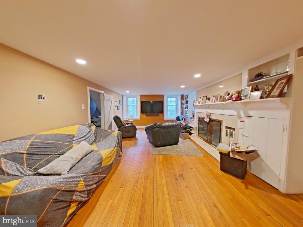 950 CHELTEN HILLS DR, WYNCOTE, PA 19095 — photo 3