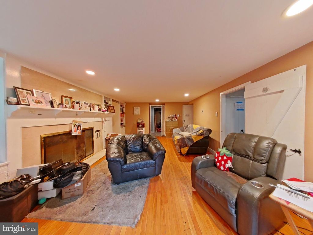 950 CHELTEN HILLS DR, WYNCOTE, PA 19095 — photo 4